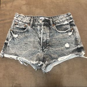 Zara gray acid wash mid rise denim shorts